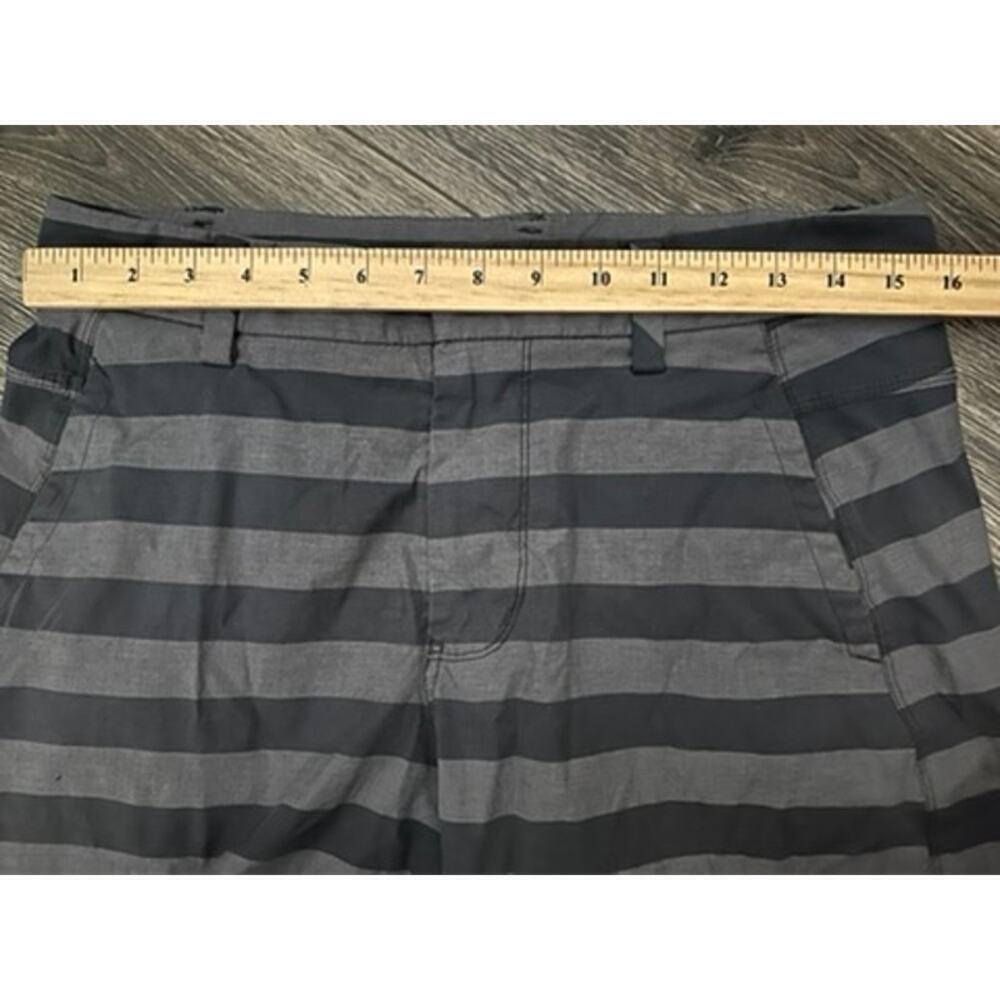 Lululemon Shorts Men's 32 X 10 Grey Stripes Casual - Picture 4 of 6